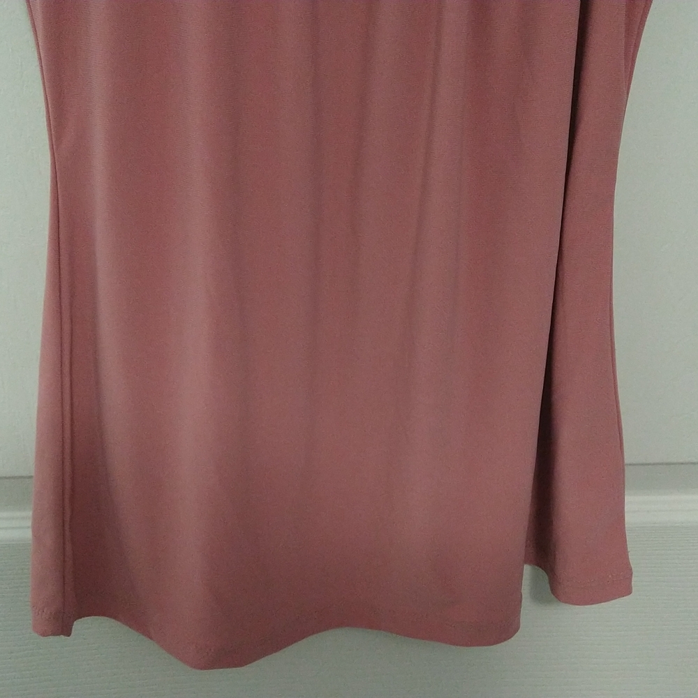 Pink top - Picture 5 of 7
